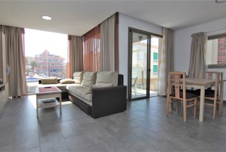 150 Flott leilighet i sentrum, 2 soverom og bad med dusj. Terrasse og takterrasse.