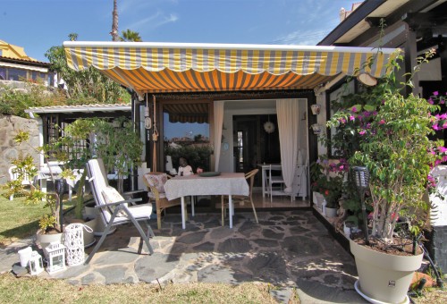 Til leie, bungalow i Los Canarios en med god uteplass og utsikt